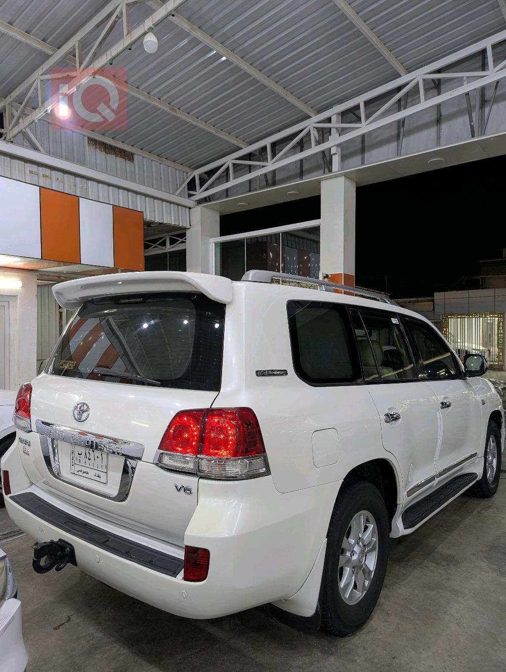 تۆیۆتا لاند کروزەر